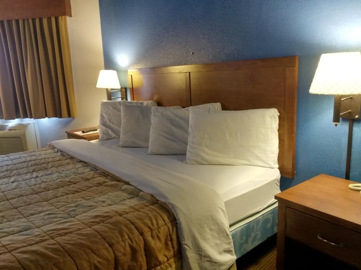 Madelia Hotel & Suites ภายนอก รูปภาพ
